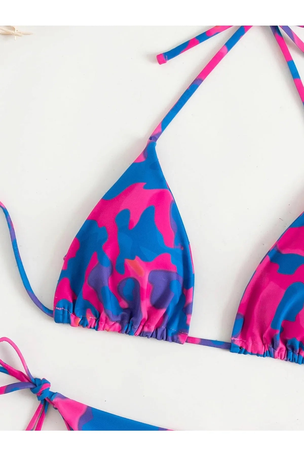 the DIFFerent Kamuflaj Baskı Detaylı Bikini Takımı