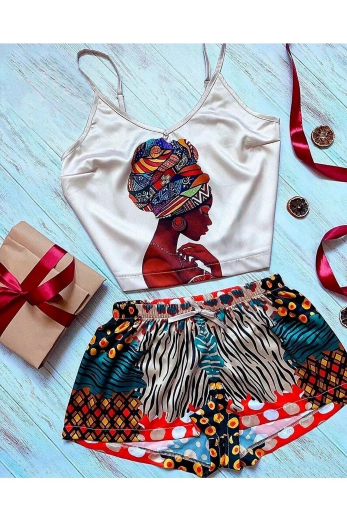 Çingene Desenli Saten Pijama Takımı